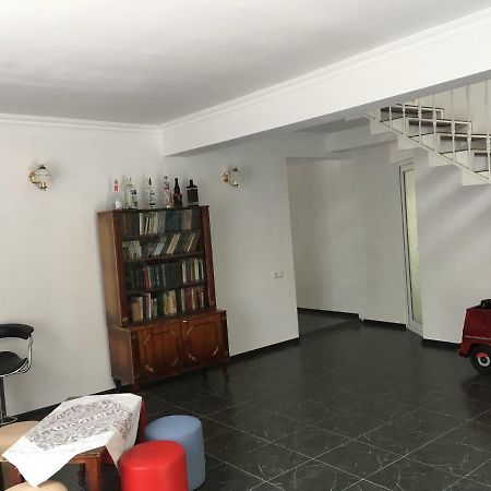 Guest House Maxim มาคินจอรี ภายนอก รูปภาพ