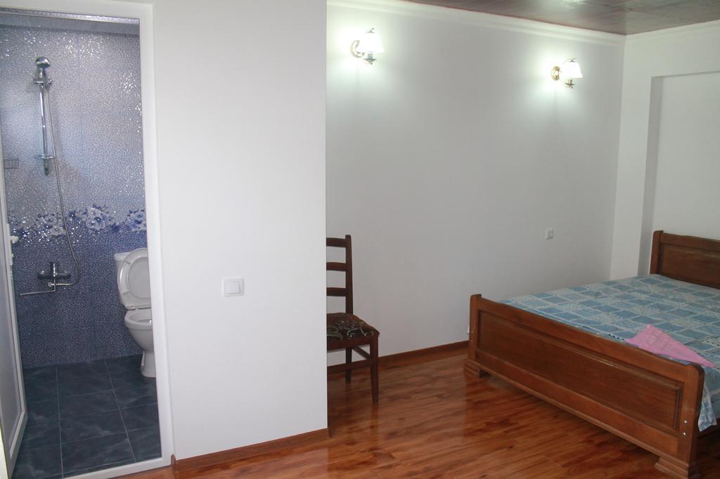 Guest House Maxim มาคินจอรี ภายนอก รูปภาพ