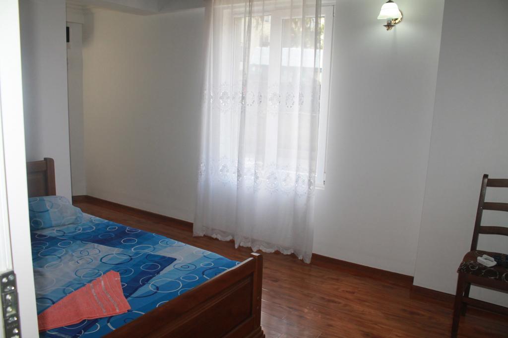 Guest House Maxim มาคินจอรี ภายนอก รูปภาพ