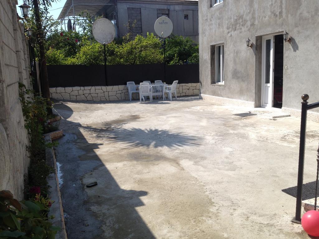 Guest House Maxim มาคินจอรี ภายนอก รูปภาพ