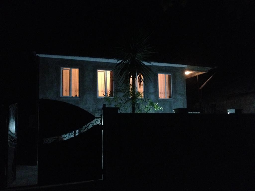 Guest House Maxim มาคินจอรี ภายนอก รูปภาพ